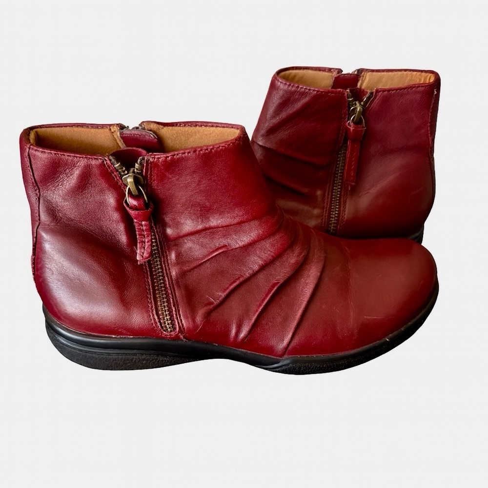 Clarks Womens KEARNS Ankle Boots Size 8 M Burgundy Pleated Leather Zip Booties